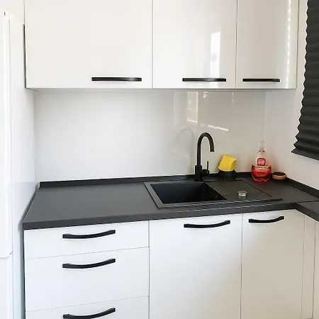 Entire In Sector 5 - 1027 Apartment *