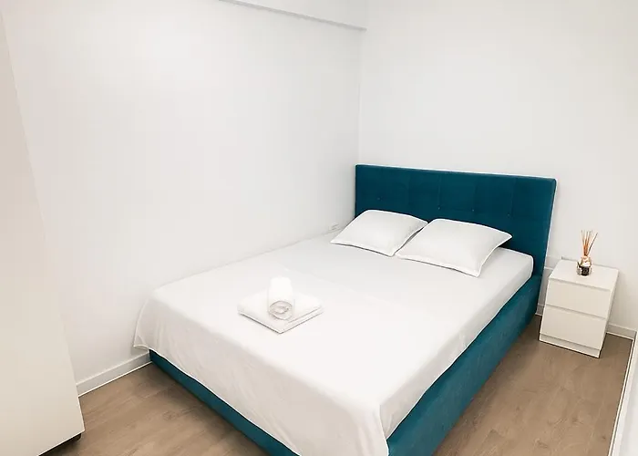 Апартаменти Entire In Sector 5 - 1027 *